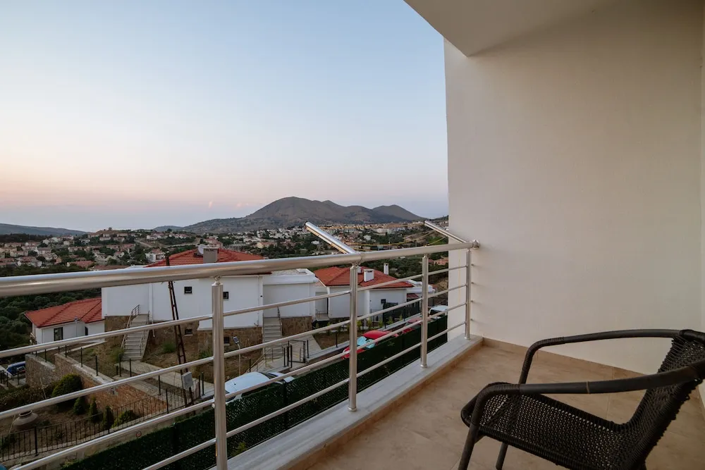 Standard Tek Büyük Yataklı Oda, Balkon, Şehir Manzaralı