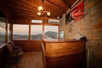 Estia Hotel
