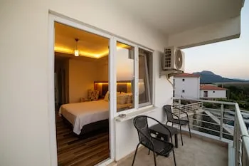 Estia Hotel