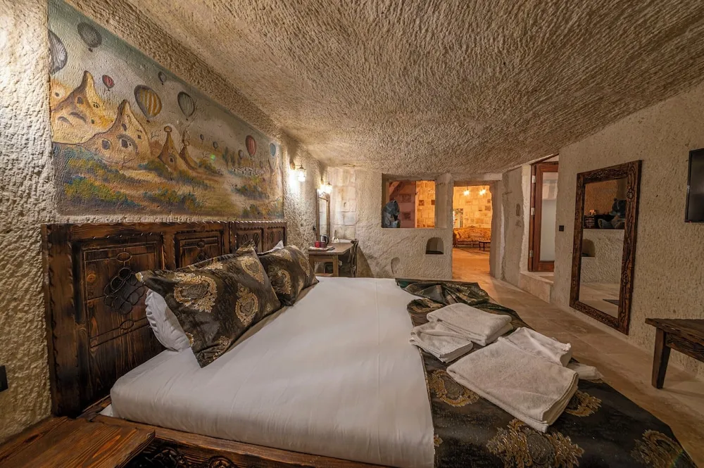 Grand Süit, 1 En Büyük (King) Boy Yatak, Havuz Manzaralı