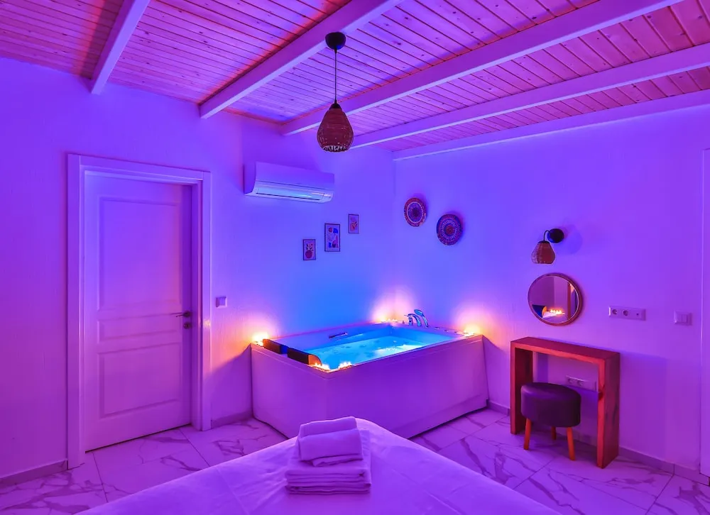 Deluxe Villa, 1 Yatak Odası, Mutfak, Havuz Manzaralı