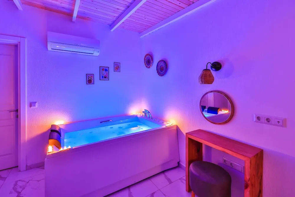 Deluxe Villa, 1 Yatak Odası, Mutfak, Havuz Manzaralı