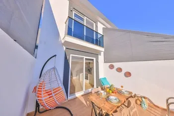 Villa Ay