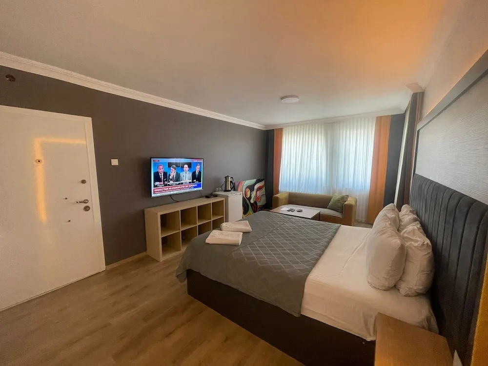 Deluxe Tek Büyük Yataklı Oda