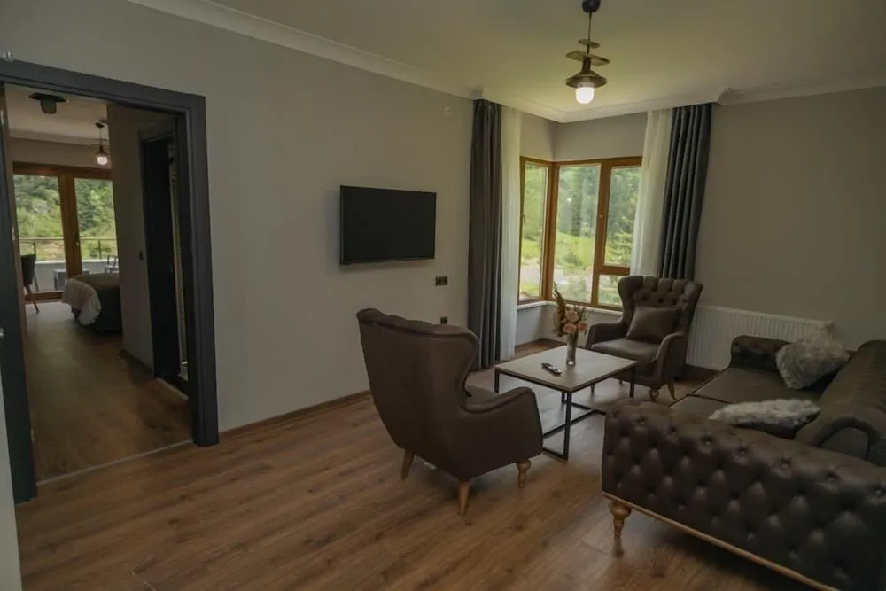 Senior Süit, Göl Manzaralı