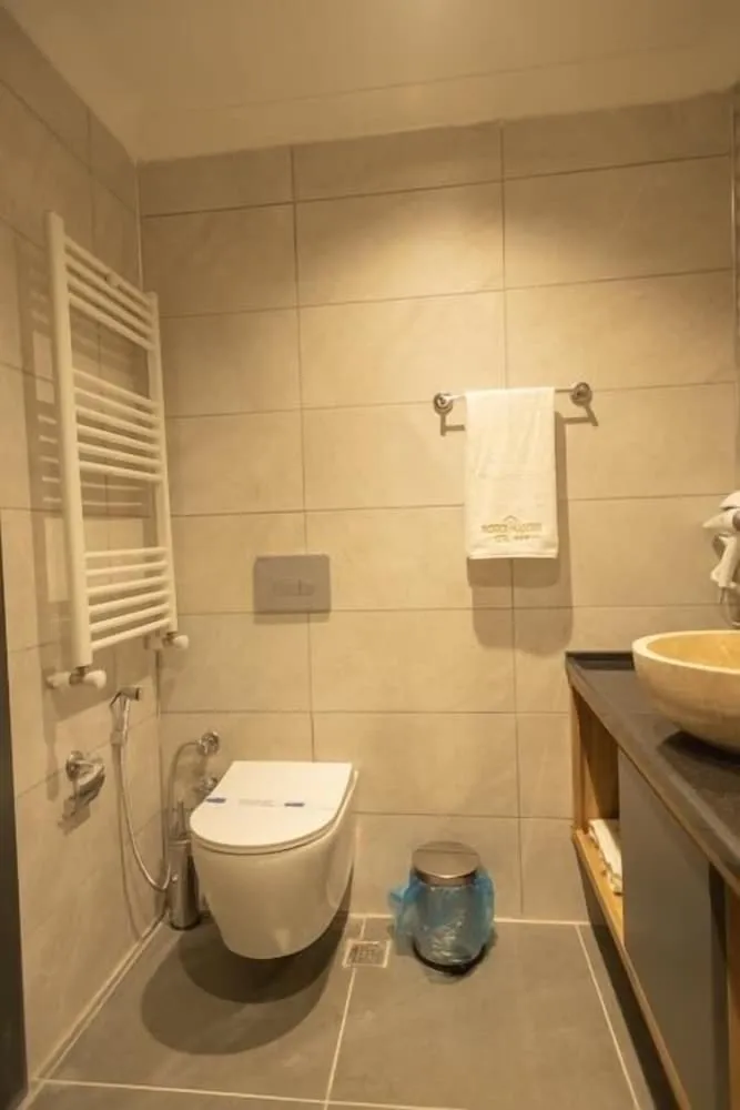 Senior Süit, Göl Manzaralı