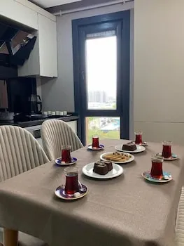 Luxury Life Suites