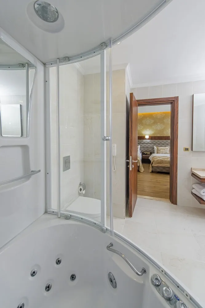 Deluxe Room with Jacuzzi