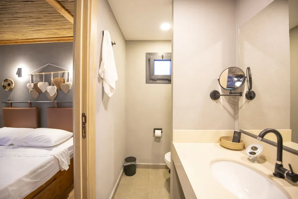 Deluxe King Suite