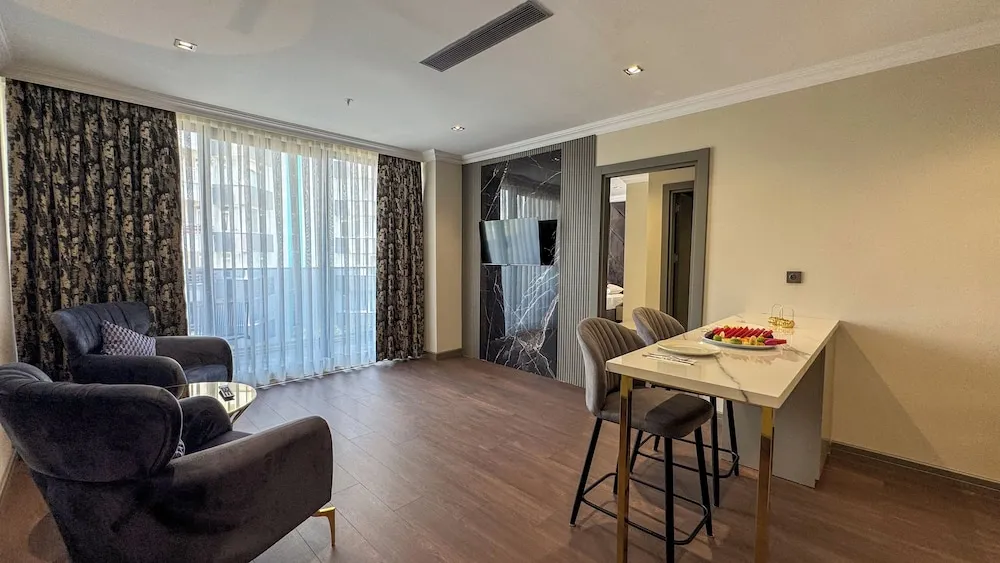 Luxury Süit, Balkon, Şehir Manzaralı