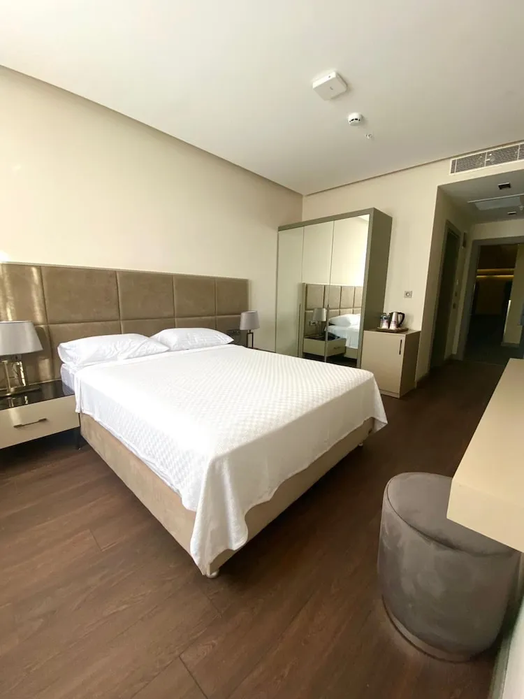 Economy Room