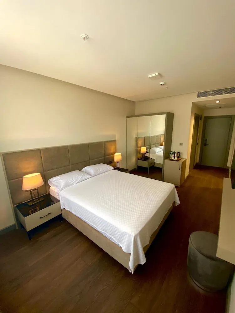 Economy Room