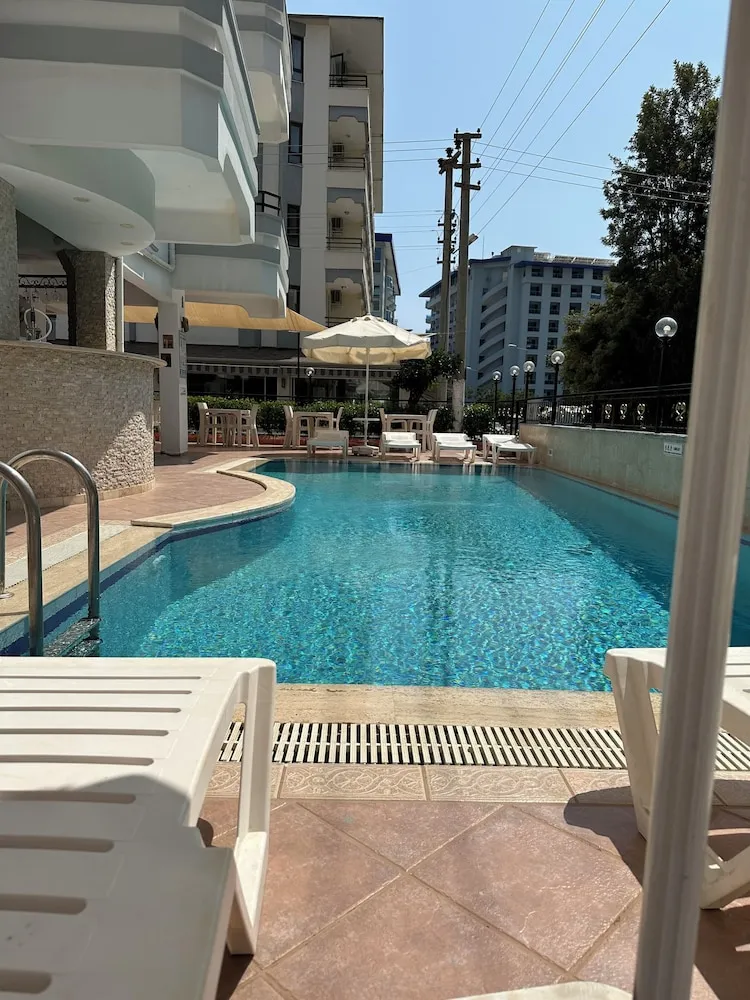 Basic Apart Daire, Balkon