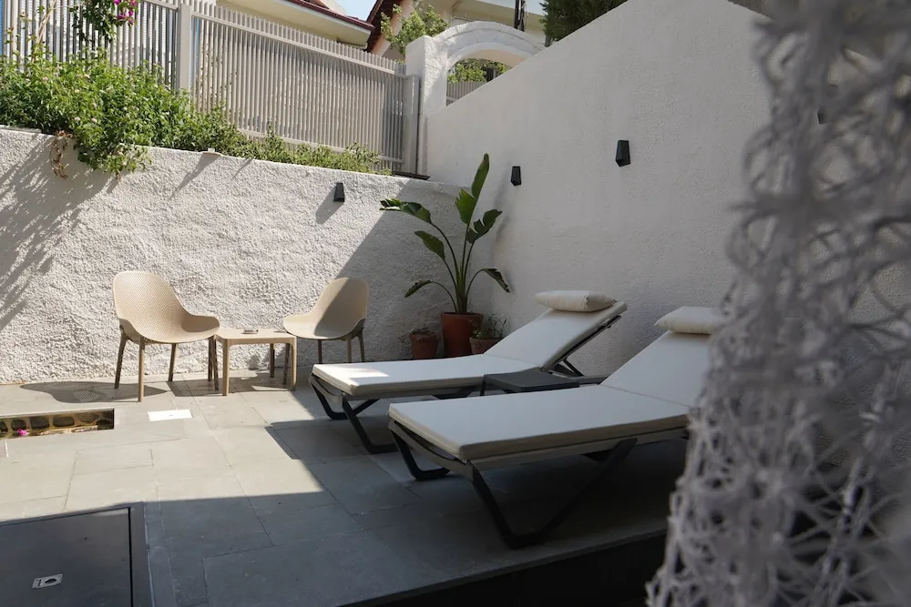 Land Wiew Suite with Private Pool