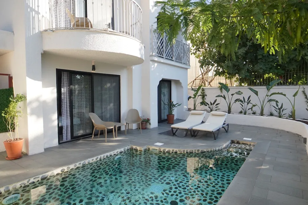 Land Wiew Suite with Private Pool