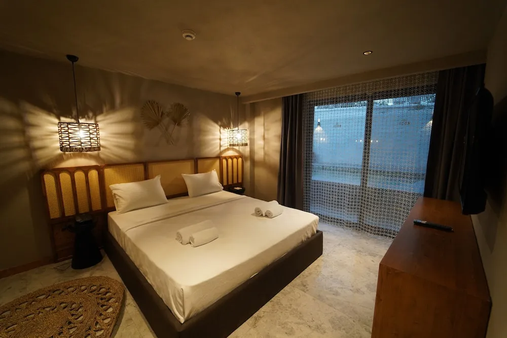 Land Wiew Suite with Private Pool