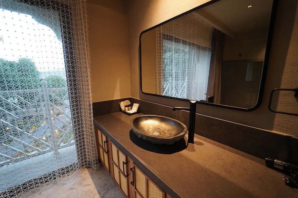 Luxury Sea View Suite with Private Pool
