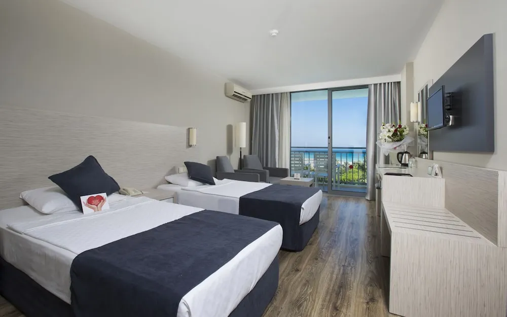 Standard Room Land View