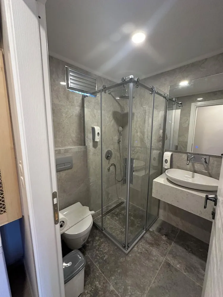 Comfort Süit, Birden Çok Yatak, Sigara İçilmez, Bahçe Manzaralı