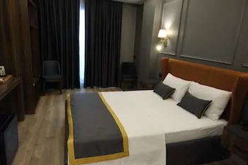 The Pearl Airport Hotel