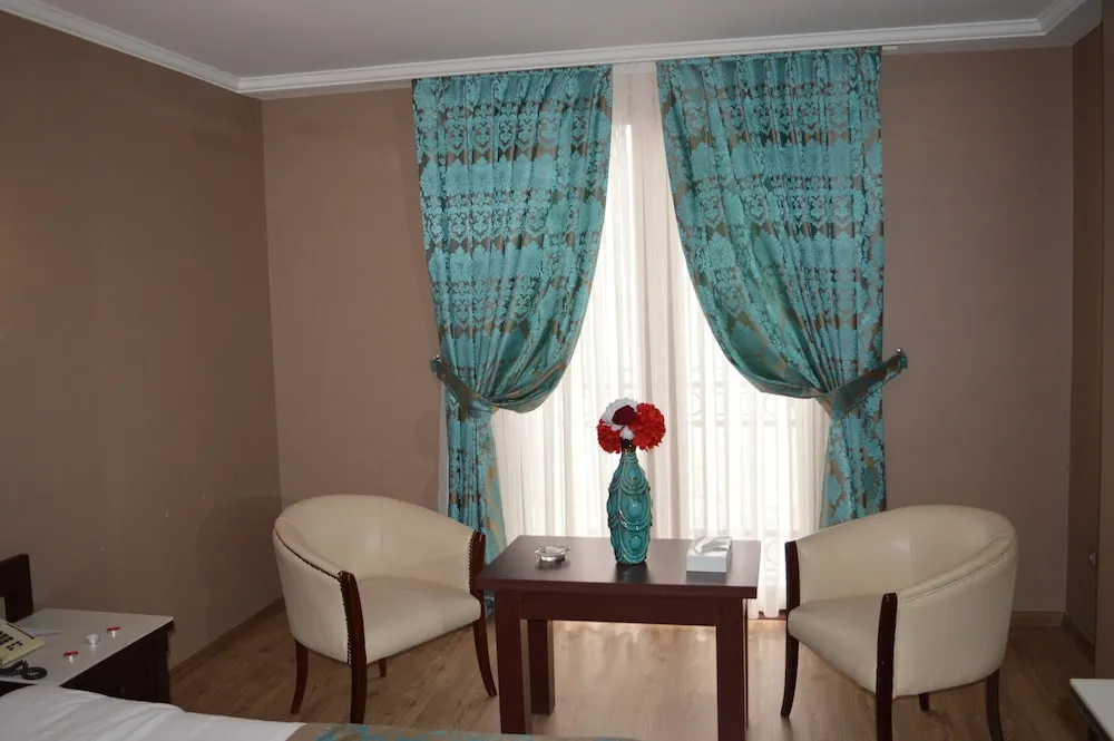 Deluxe Tek Büyük Yataklı Oda, 1 Çift Kişilik Yatak, Deniz Manzaralı, Denize Bakan