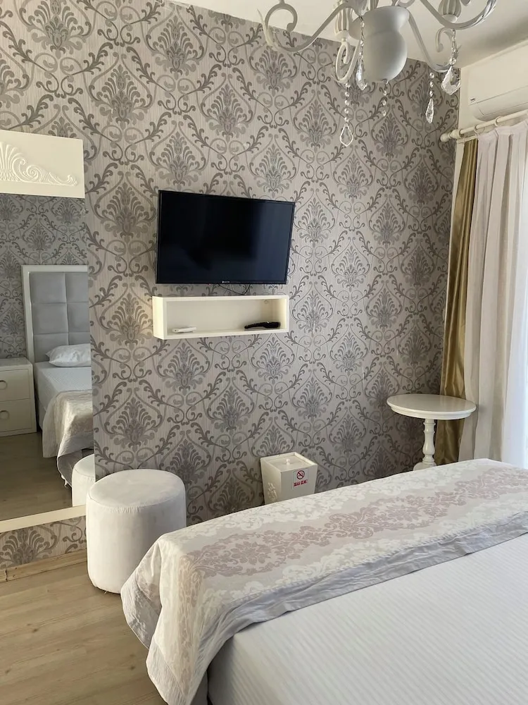 Luxury Tek Büyük Yataklı Oda, Kısmi Deniz Manzaralı