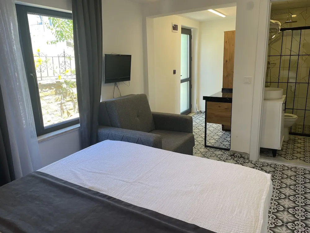 Standard Tek Büyük Yataklı Oda