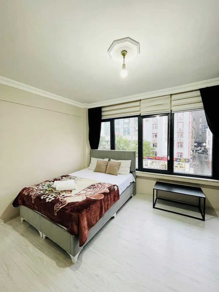 City Oda, 1 Çift Kişilik Yatak ve Çekyat