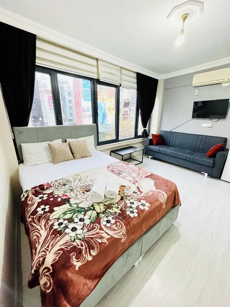 City Oda, 1 Çift Kişilik Yatak ve Çekyat