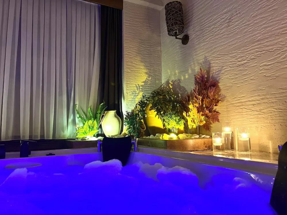 Gallery Süit, Sıcak Su Küveti