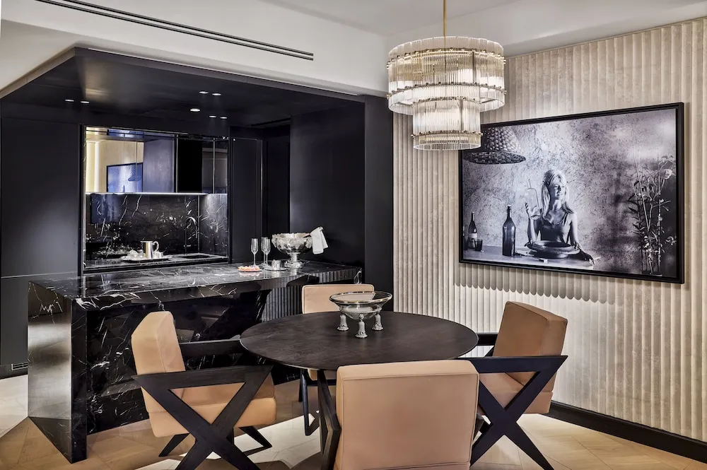 Signature City Suite