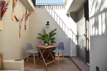 Soas Suites