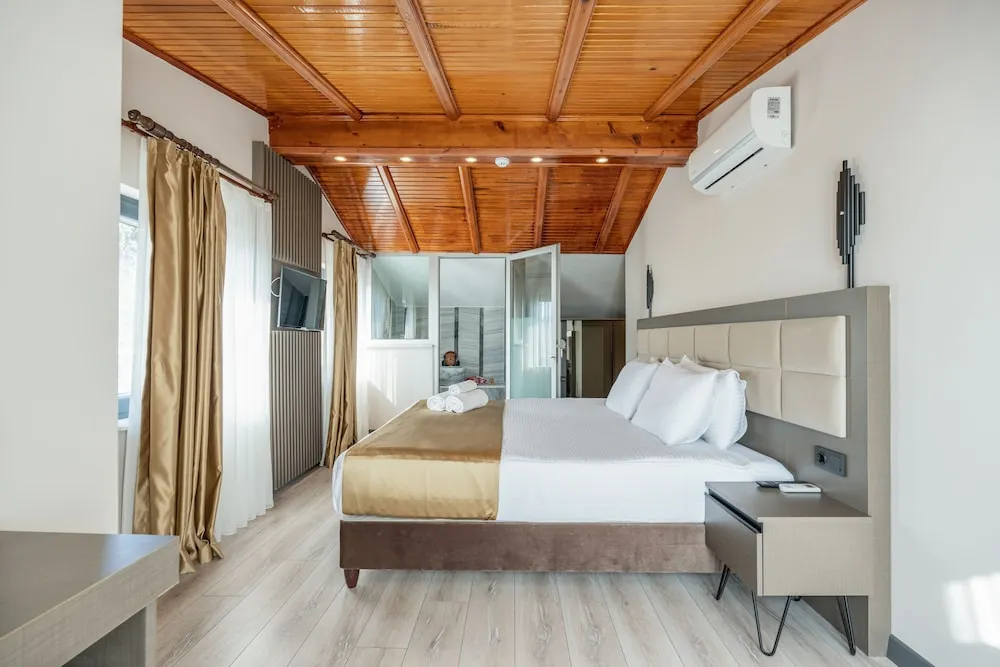 Superior Tek Büyük Yataklı Oda, Özel Banyo, Deniz Manzaralı