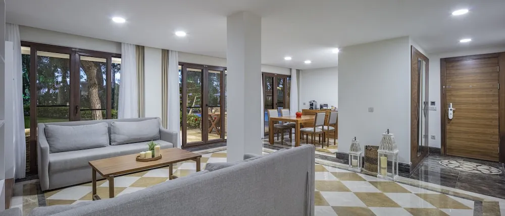 Royal Suite with Private Swimming Pool
