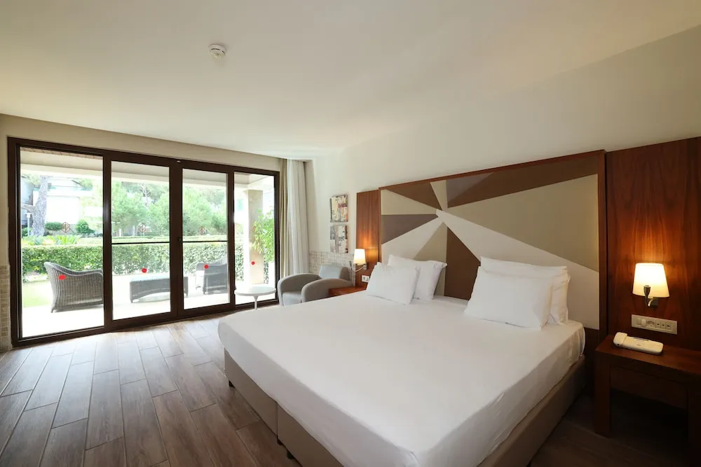 Lagoon Family Suite with Two Bathroom