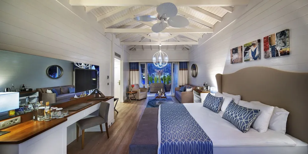 Cedar House, Lagoon View