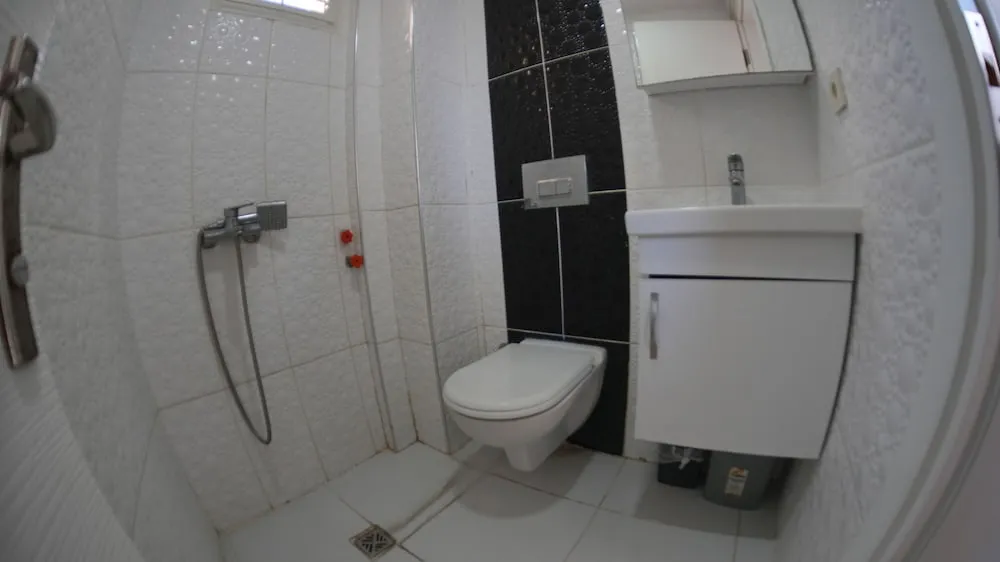 Standard Üç Kişilik Oda, Bahçe Manzaralı