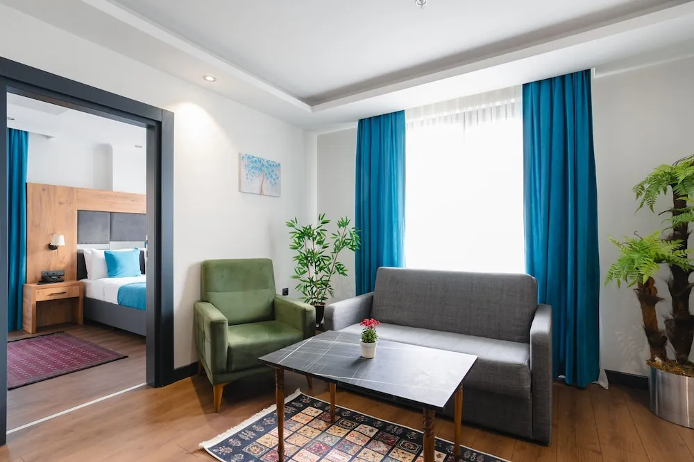 Family Süit, 2 Yatak Odası, Kısmi Deniz Manzaralı