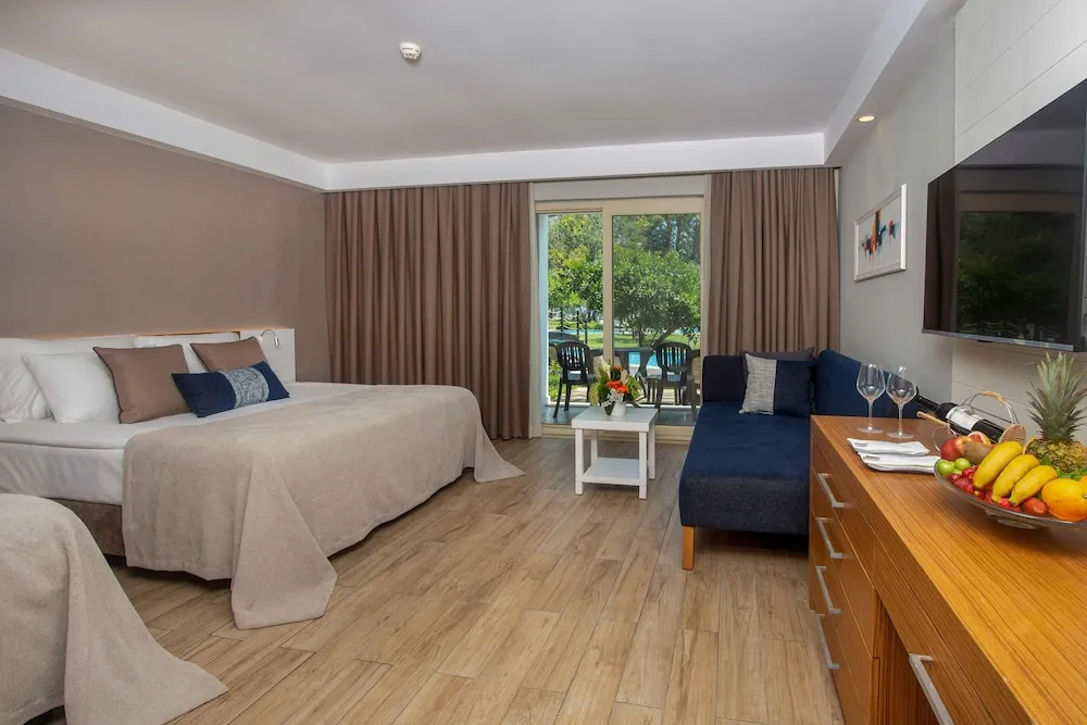 Lagoon Superior Room