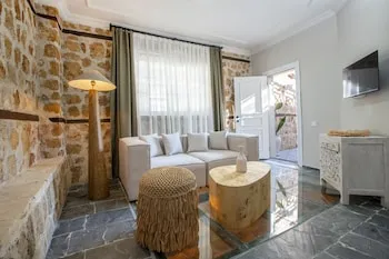 Noa's Boutique Hotel