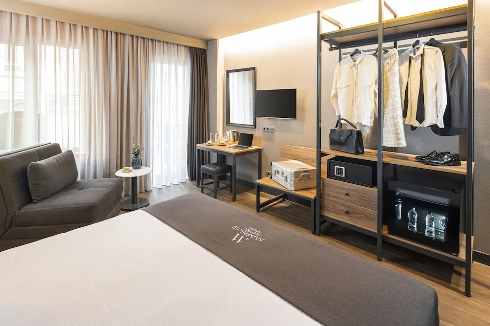 Deluxe Üç Kişilik Oda