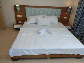 For Sun River Resort