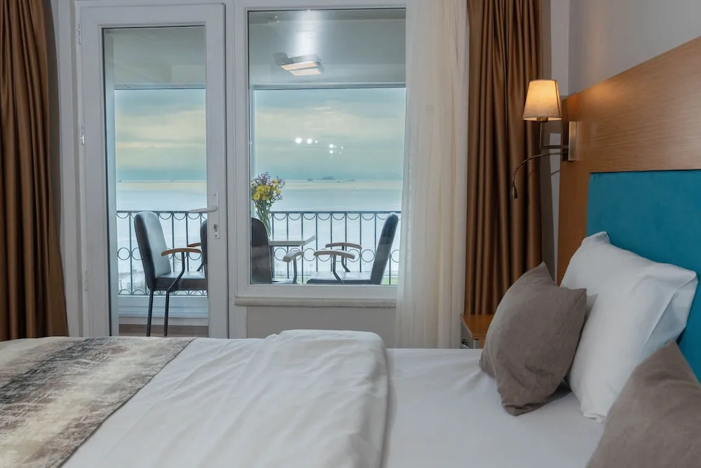 Triple Room with Sea View