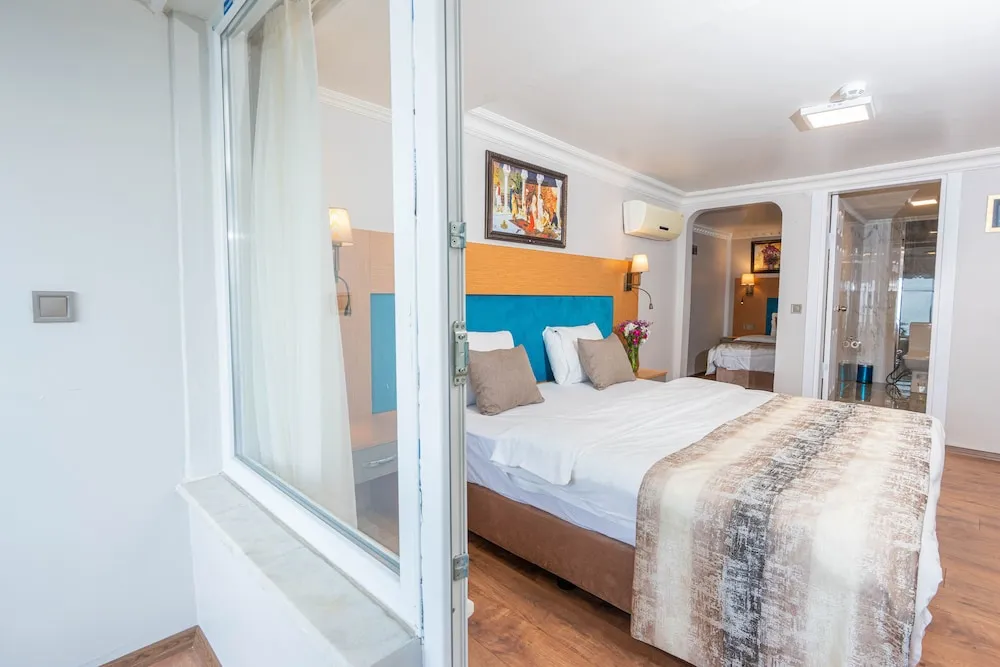Triple Room with Sea View