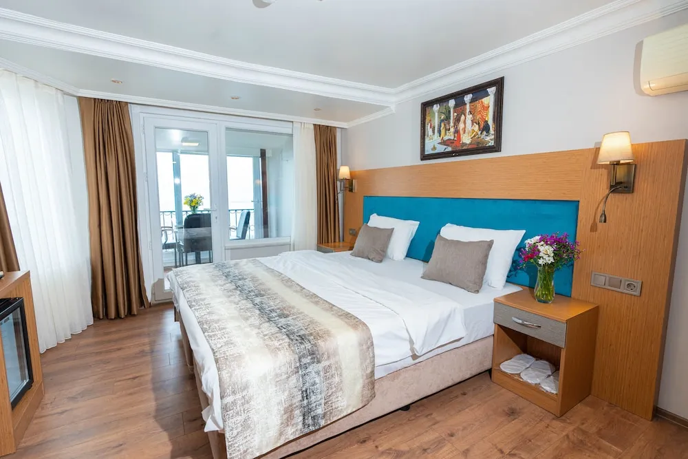 Triple Room with Sea View