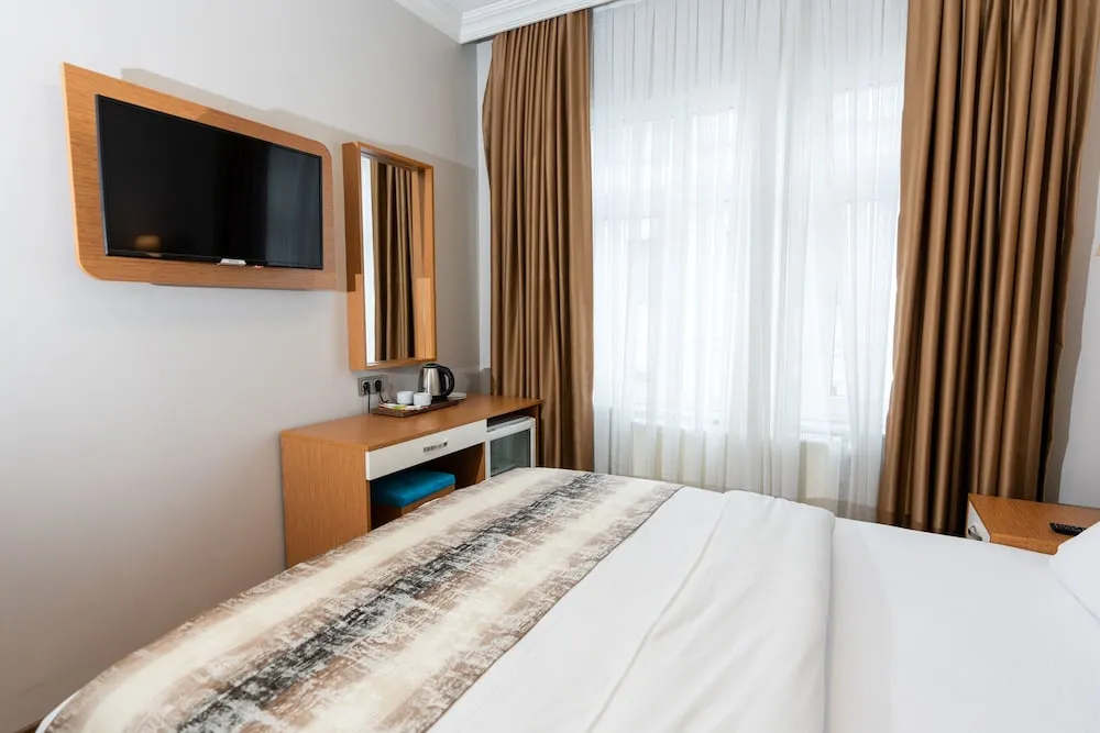 Standard Double Room with Street view