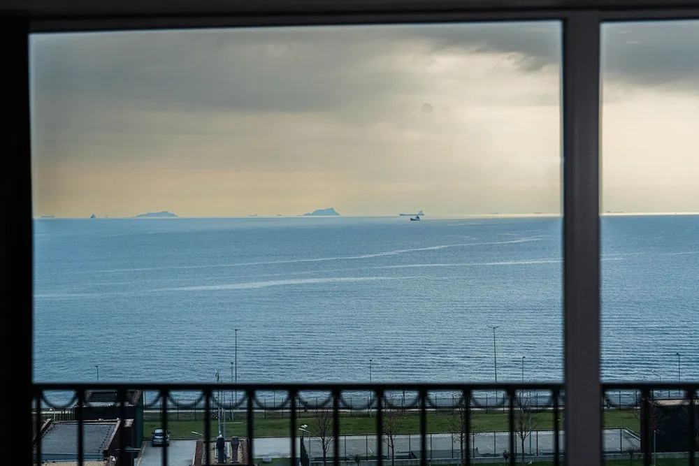 Deluxe Tek Büyük Yataklı Oda, Balkon, Deniz Manzaralı