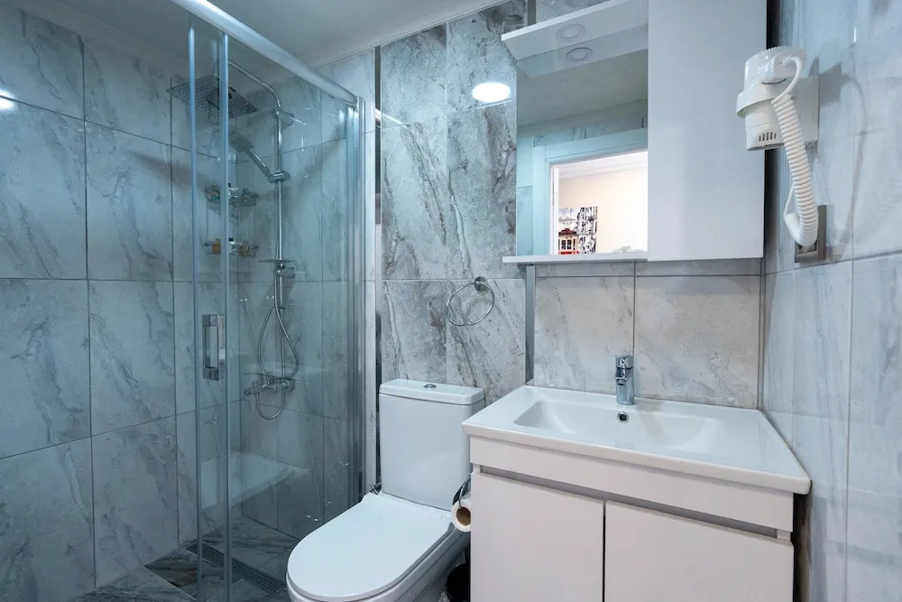 Deluxe Tek Büyük Yataklı Oda, Balkon, Deniz Manzaralı