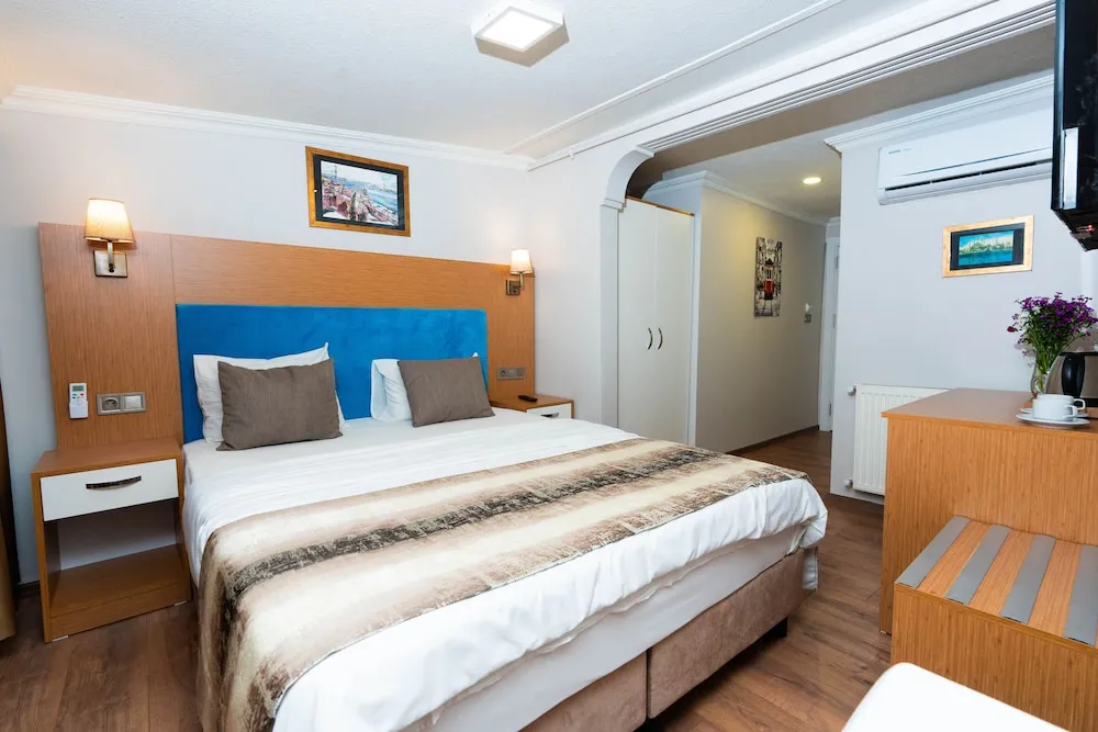 Deluxe Tek Büyük Yataklı Oda, Balkon, Deniz Manzaralı