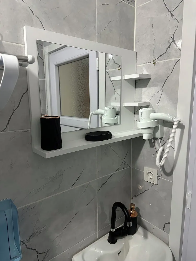 Deluxe Üç Kişilik Oda, Kısmi Deniz Manzaralı